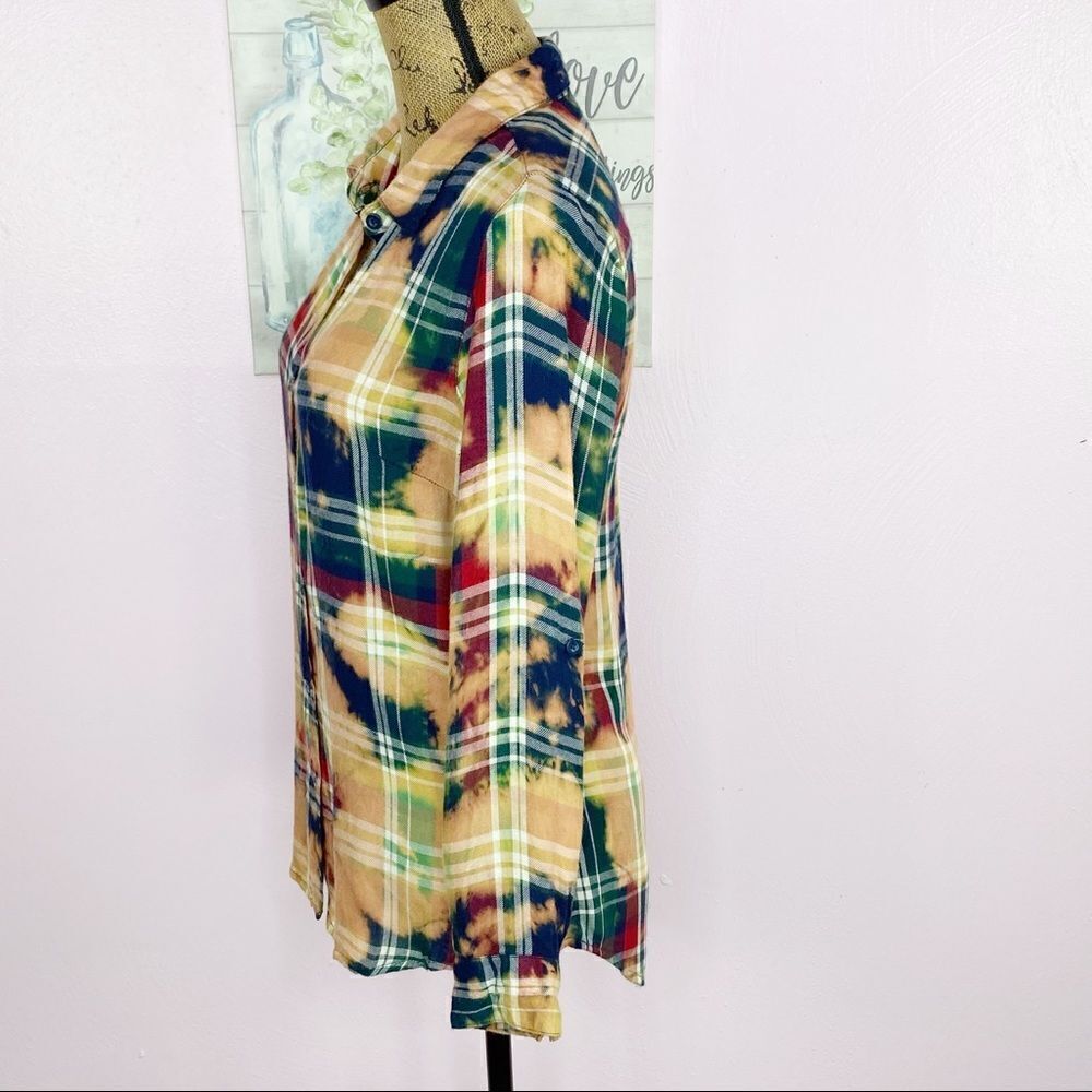 Buttons Bleach Dyed Plaid Flannel Button Front Shirt Peach Small - Picture 2 of 10